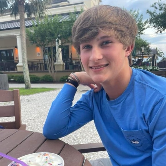 I am your Posher MaeMaeW🤗🤗 - Picture 6 of 7